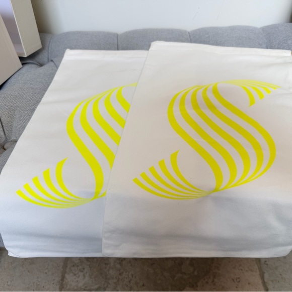 SNEEX! Icon in black. Like new. Comes with box and dust bags. - Picture 7 of 8